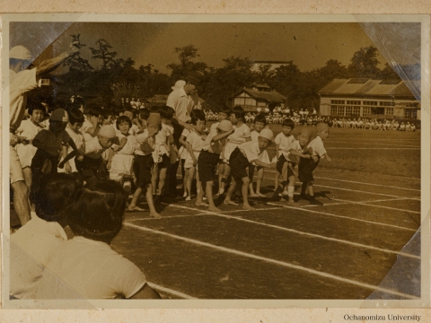 東京女子高等師範学校体錬大会写真帖 かけっこ　