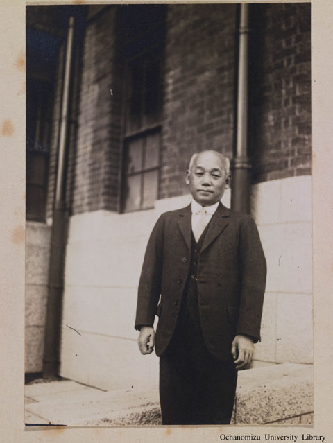 卒業記念写真帖（昭和10年3月、理科） 新宮涼国先生