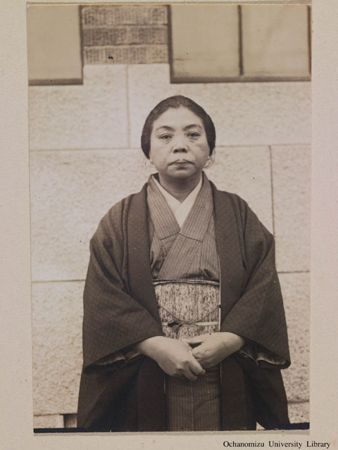 卒業記念写真帖（昭和10年3月、理科） 西野みよし先生