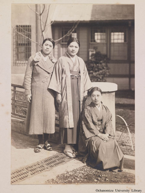 卒業記念写真帖（昭和10年3月、家事科） 「団体指数　AB型」