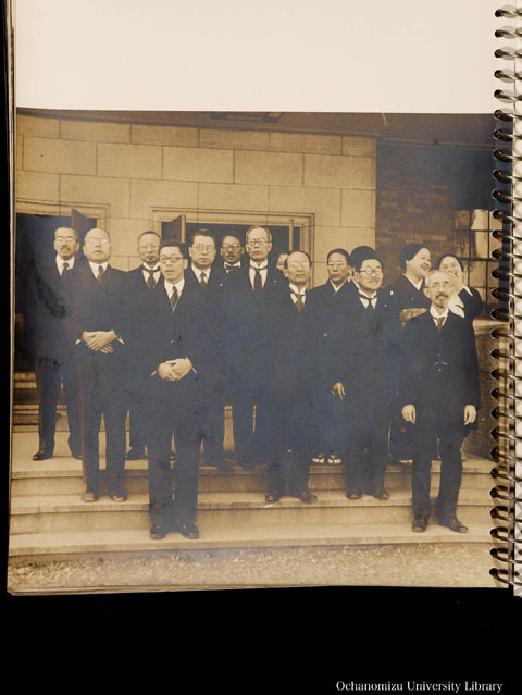 卒業記念写真帖（昭和11年3月、文科） 教官集合写真