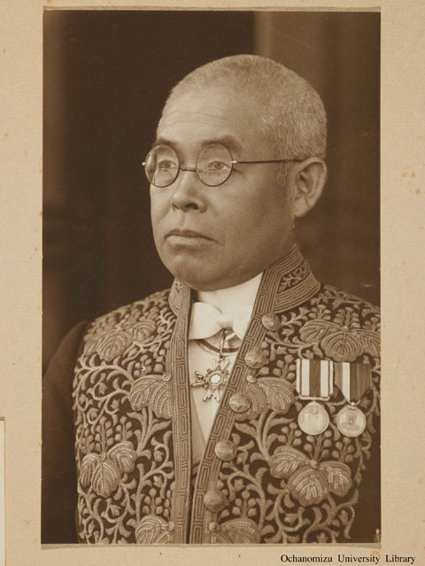 卒業記念写真帖（昭和11年3月、家事科） 家事科主任 近藤耕蔵先生