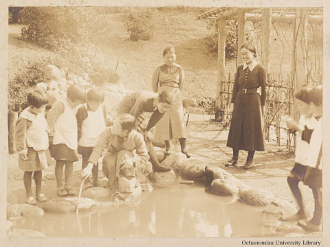 卒業記念写真帖 『みかきあいて』（昭和12年3月、家事科） 教育実習（附属幼稚園）