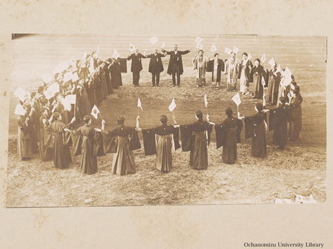 卒業記念写真帖 『みかきあいて』（昭和12年3月、家事科） 落成記念の日　記念写真