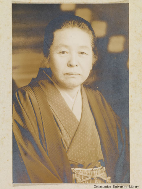 卒業記念写真帖（昭和13年3月、家事科） 上村百代先生