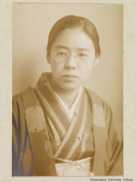 卒業記念写真帖（昭和13年3月、家事科） 江崎トシ先生
