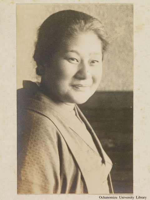 卒業記念写真帖（昭和13年3月、家事科） 中村コウ先生