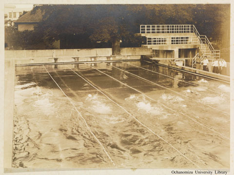 卒業記念写真帖（昭和13年3月、家事科） 水泳