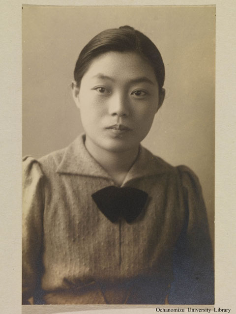 卒業記念写真帖 『於もひ出』（昭和14年3月、家事科） 女性教官