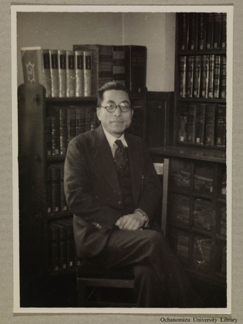 卒業記念写真帖（昭和16年3月、文科） 石井庄司先生