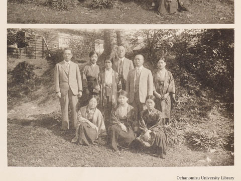 卒業記念写真帖（昭和8年3月、文科） 生徒・教官集合写真