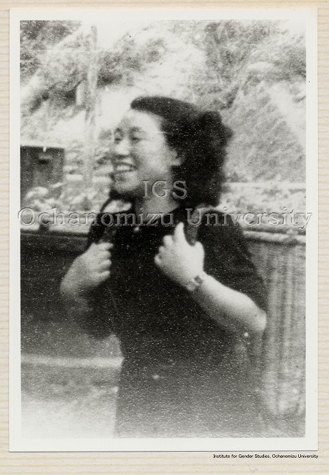 湯浅年子資料 文理大下田臨海実験所へ物理科学生と遠足の折　