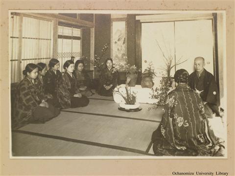 寄宿舎写真帖 「お稽古（二）　お花」