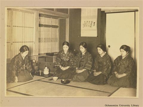 寄宿舎写真帖 「お稽古（三）　お茶」
