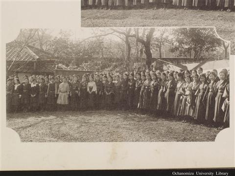 東京女子高等師範学校開校五拾季記念写真帖 「附属高等女学校生徒奉迎（其二）」