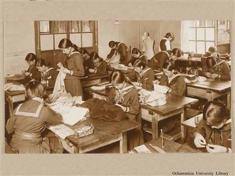 東京女子高等師範学校　生徒作業状況写真 「Sewing ( High School )」