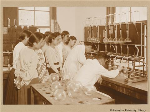 東京女子高等師範学校　生徒作業状況写真 「Nutrition 2」(1)