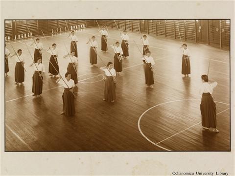 学校と寮 「授業（武道）」