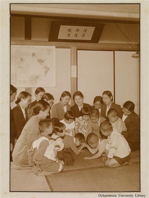 学校と寮 「貞秀寮　団欒」