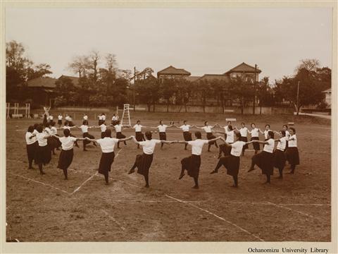 奮起の学校生活 「学校生活　行進遊戯」