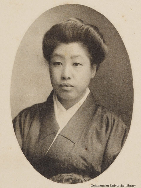 卒業記念写真帖（明治45年3月） 「安井てつ先生」
