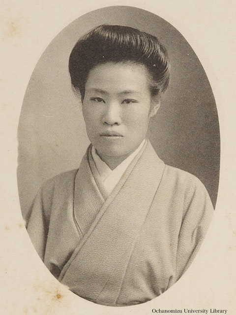 卒業記念写真帖（明治45年3月） 「黒田チカ先生」