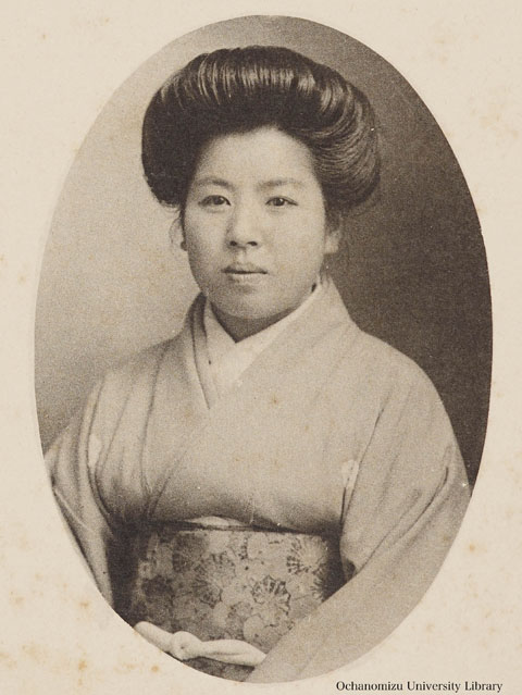 卒業記念写真帖（明治45年3月） 「旧師　中田クラ先生」