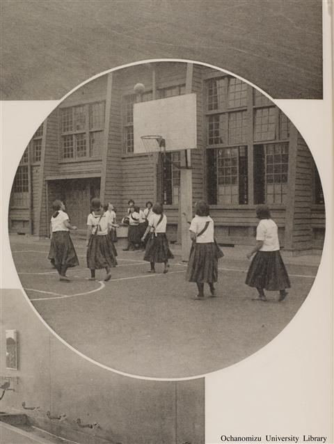 落成記念写真帖 体操場前