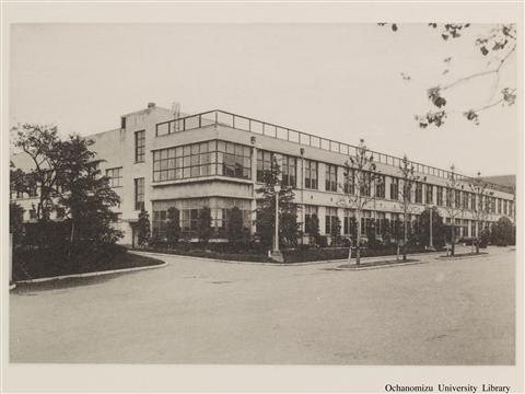 落成記念写真帖 「附属小学校正面」