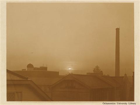 学校生活 朝日を浴びる寄宿舎