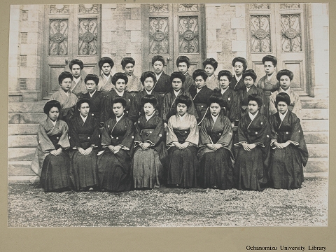 東京女子高等師範学校卒業生写真　下　第六臨時教員養成所　大正2年～大正12年