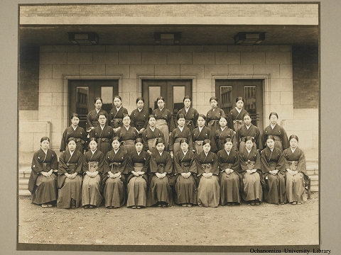 東京女子高等師範学校卒業写真　昭和11年3月　保育実習科　※別袋と同一タイトル　写真は別人