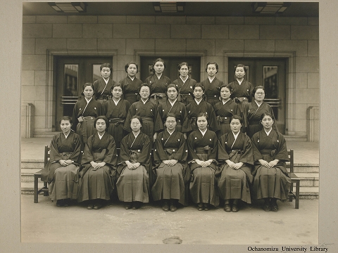 東京女子高等師範学校卒業写真　昭和16年3月　体育科
