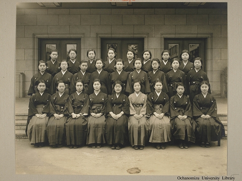 東京女子高等師範学校卒業写真　昭和16年3月　保育実習科