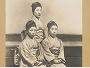 東京女子高等師範学校生徒服装変遷写真 「明治三十二年三月　國粹的時代」